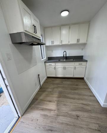 $2100.00 / 1br - 600ft2 - Modern 1 Bed / 1 Bath Apartment in Los Angeles, CA - Available 09/25 -63857623667585121