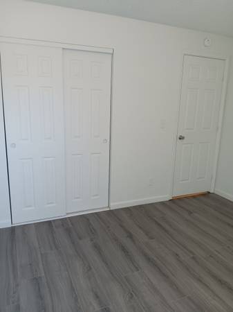 $1,375 / 2br - 975ft2 - Free rent - Newly renovated large 2 bedroom, 1 bathroom apartment (14th & Olympia)64054940186113123