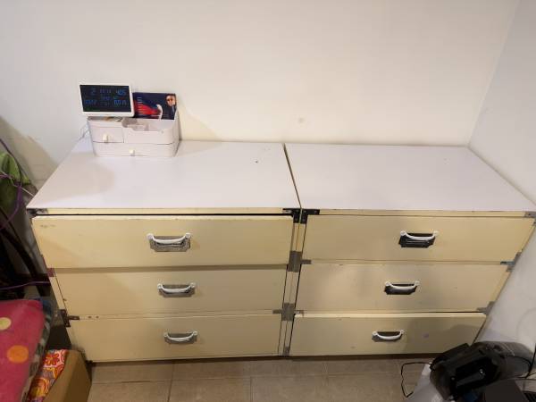 Rare solid heavy duty 3 drawers cabinet 1