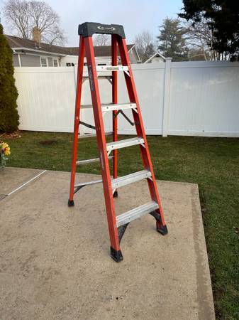 Heavy Duty 6ft Werner Fiberglass Step Ladder 1
