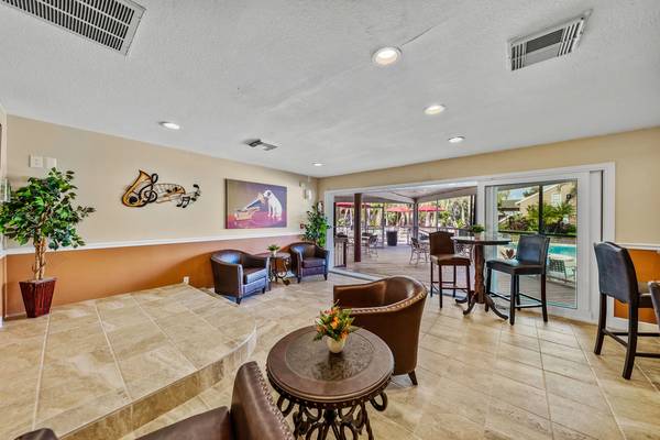 $1,599 / 2br - 800ft2 - 2/bd 2/ba, Located in Tampa, On-Site Laundry Facility63991086623491121