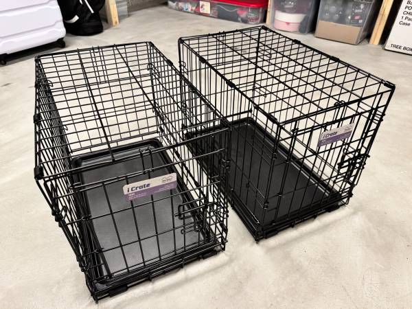 2 Small Dog Crates – Metal 1