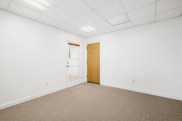 $495 Beautiful Office in Highly Desirable Office Building (Newburgh)64035735241474124