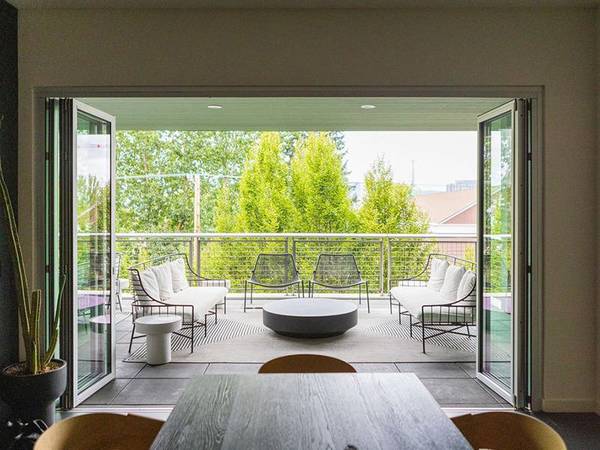 $1,499 / 1br - 578ft2 - Estación de Lavado para Mascotas, Centro de Fitness, Almacenamiento de Bicicletas, Techos de 10 pies (Portland)63820882535937121