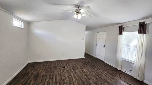 $1,369 / 3br - 1152ft2 - 🔥 Now Renting – Move in with NO Prorated October Rent! 🔥 (Corpus Christi)64036538885123121
