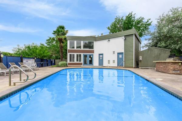 $2,220 / 1br - 650ft2 - Hermosas áreas verdes, lavavajillas, instalaciones de lavandería (danville / san ramon)63879903243139123