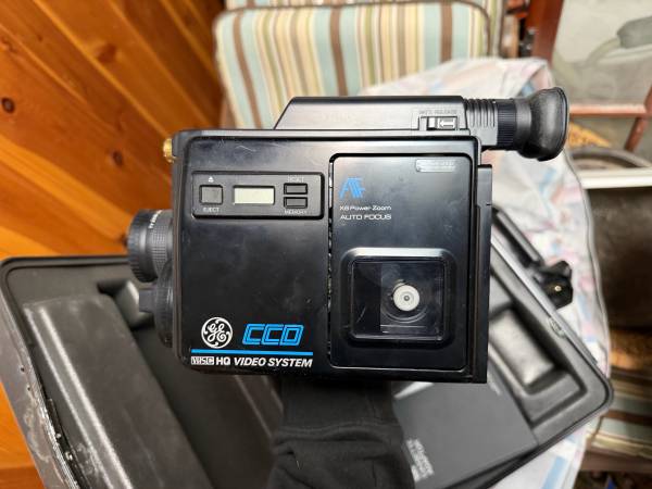 GE VHS-C camcorder 1