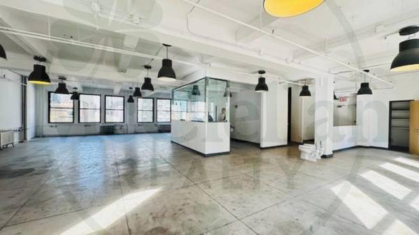 $11,829 / 3943ft2 - $36 Sunny Loft office space Half FL 3 Exposures Prv Bthrms ❣️ (Midtown West)63816575678337121