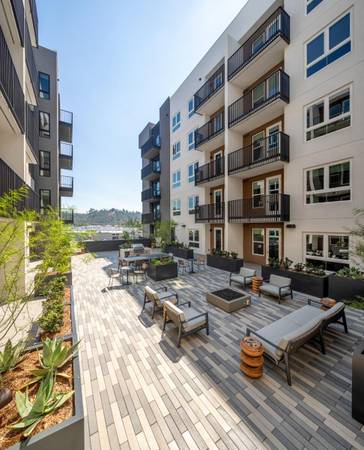 $2,674 / 1br - 701ft2 - 24-hour fitness center (Grantville, Mission Valley,)63701686615169124