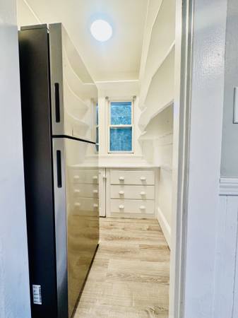 $3,000 / 3br - Roslindale 3 Bed/1 Bath Apartment | Washington St (Roslindale)64034777324417122