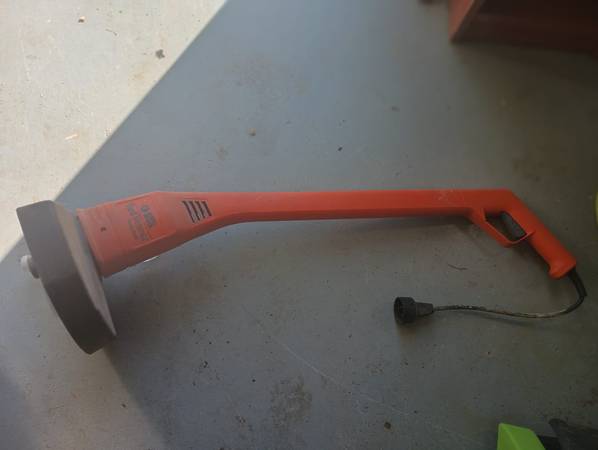 Grass/Weed Trimmer 1