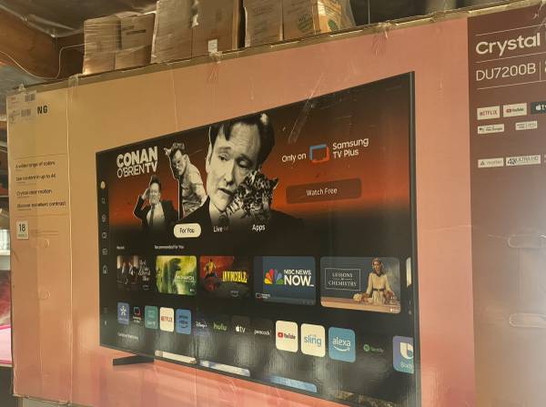 Samsung - 70” Class DU7200 Series Crystal UHD 4K Smart Tizen TV 1