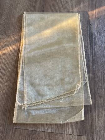 Gold ribbon 1