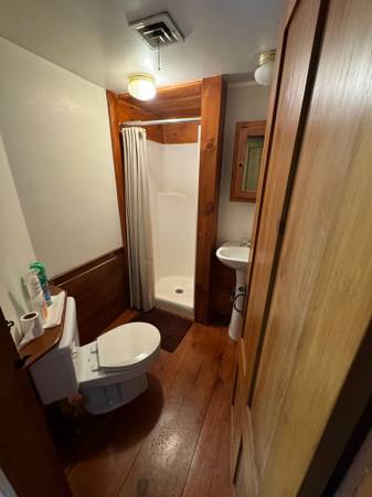 $1,000 / 430ft2 - Unique Single Office (West Acton Village)63856339207169123