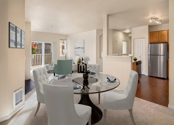 $3,500 / 2br - 1300ft2 - Ubicación ideal, cerca del centro de la ciudad, escuelas, centros comerciales y más (Mill Creek)63850640477825122
