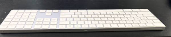Apple Magic Keyboard with Numeric Keypad (model A1843) - White Keys 1