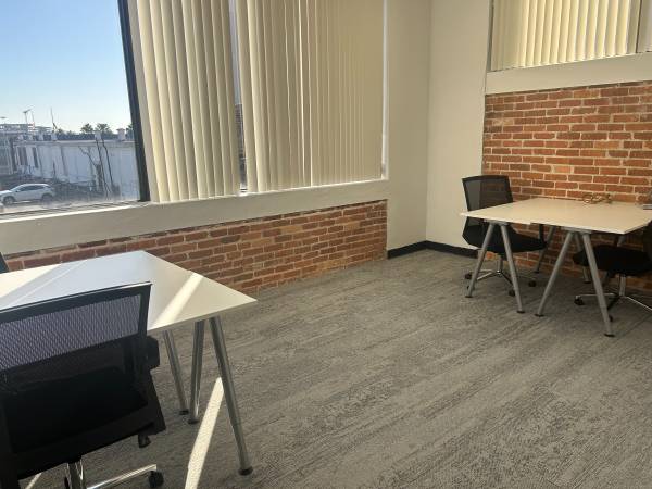 Executive Office Suites Leasing Fast - Book a tour today! 1