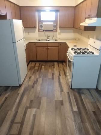 $750 / 2br - VERY CLEAN 2 BEDROOM, 1 BATH LOWER UNIT (Redgranite)63845972104451122