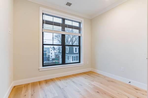 $5,295 / 4br - 1356ft2 - 4 habitaciones renovadas en Allston por $5,295 DISPONIBLE AHORA SIN COMISIÓN (Allston)63655235785859122
