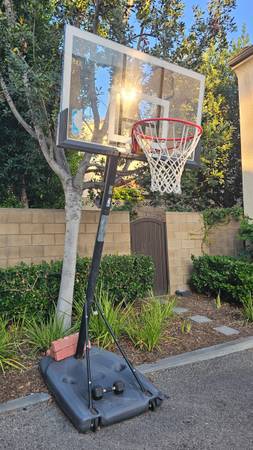 Spalding Basketball Hoop 1