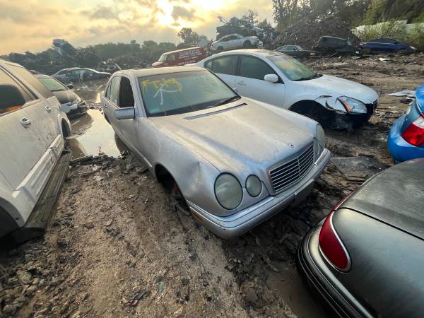★ 1996 Mercedes Benz E320 - PARTING OUT - T-19 - STK#33239 ★ 1