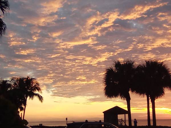 $499 / 1br - 350ft2 - WATCH THE BEAUTIFUL SUNRISE RIGHT OUTSIDE YOUR DOOR $499/WEEK (Deerfield Beach)64051004887554120