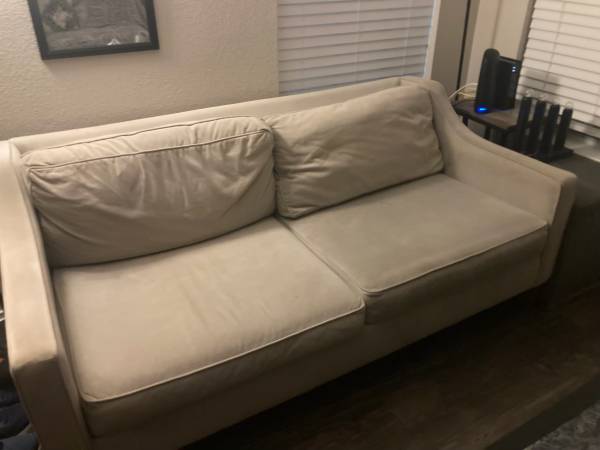 Loveseat 1