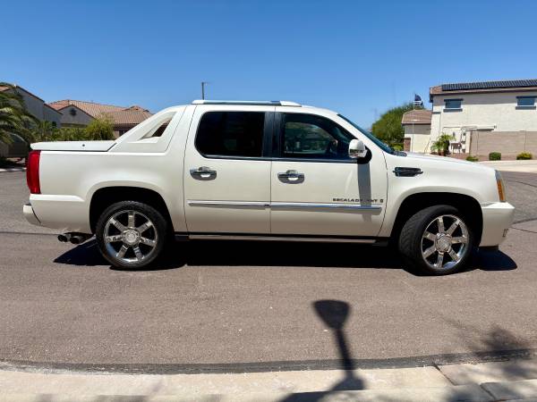 2008 Cadillac Ext Luxury Sport Truck Awd - $9,600 (Surprise)63616949580675124