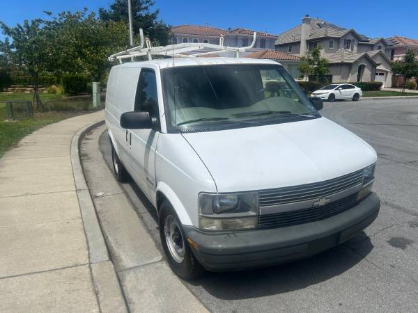 00 Chevrolet Astro Cargo 42K - $8.350 (Fremont)634708839609611228
