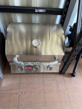 Bull Steer 3-Burner Stainless Steel Grill 1