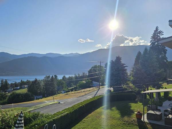 $1,850 / 1br - 800ft2 - Manson Cozy One Bedroom - Year Lease Available (Manson)63808995206915121