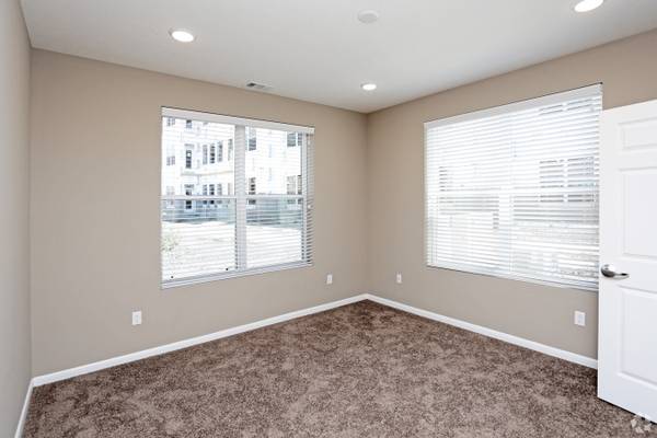 $1,659 / 2br - 1294ft2 - 2 bed 2 bath!!!!!ONE MONTH FREE WITH MOVE IN BY 9-30 (The Apartments @ Lux 96)64021009549057121