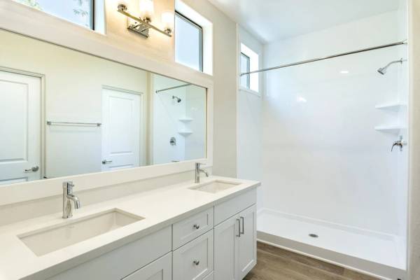 $2,125 / 2br - 1193ft2 - 2/bd, Relaxing Pool & Spa, Air Conditioning64024997458817122