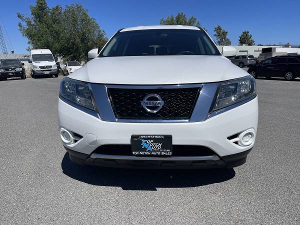 2013 Nissan Pathfinder S suv Moonlight White - $8,995 (28046 Del Rio Rd Ste Abr)63440614852737121