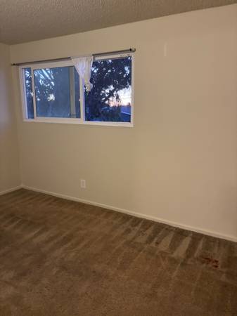 Room available now 1