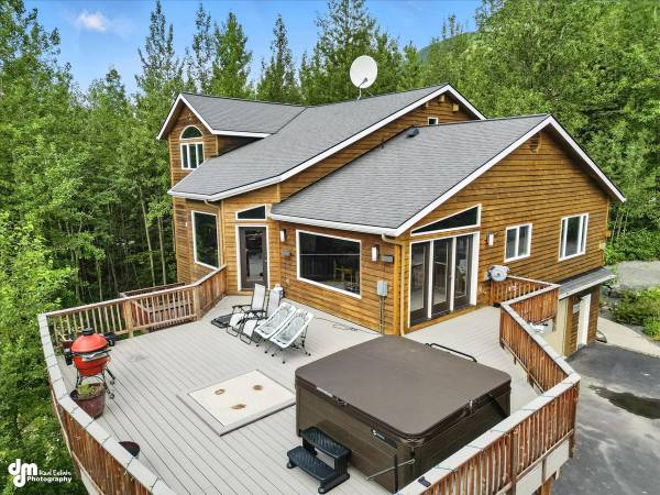 $1,100,000 / 4br - 4694ft2 - ¡CASA EN EAGLE RIVER CON VISTAS! (27628 Paramount Dr.) (Eagle River) (Eagle River)64014169769090120