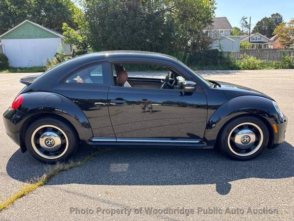 2015 Volkswagen Beetle Coupe 2 puertas Automático 1.8T Cl - $5.950 (Subasta de Autos Públicos de Woodbridge)63440055549955122