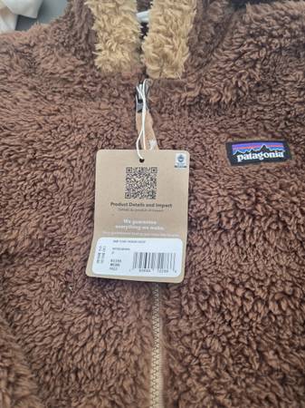 Patagonia Kids Furry Friends Hoody Size 5T - $20 (Bremerton)63444074662273122