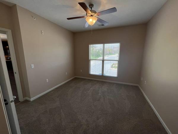 $1,650 / 1br - 1134ft2 - Spacious 2 Bed 2 Bath w/Walk in Closets! ON SPECIAL!64021008629635124