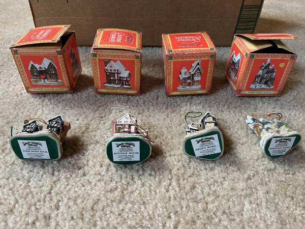 Christmas Ornaments (Set of 4) 1
