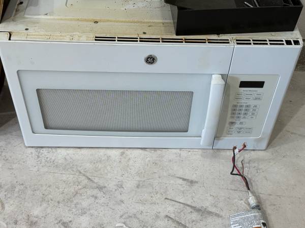 GE under the counter microwave 1