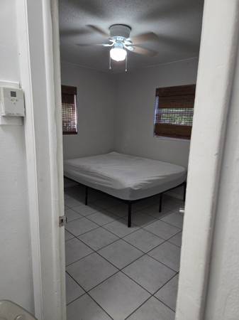 $900 / 2br - 103ft2 - Nice room near Wilton Manors (Oakland Park)64051002885123124