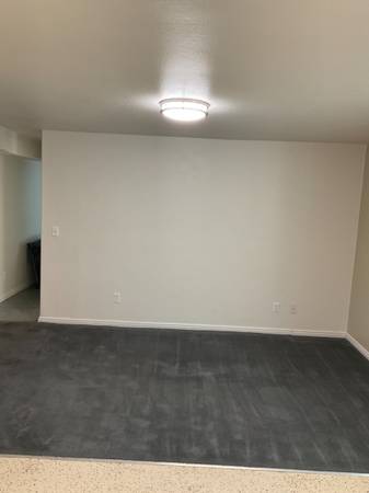 $1,550 / 2br - 1175ft2 - Awesome  two bed  one bath utilities included WVC (west valley city)63674363780097124