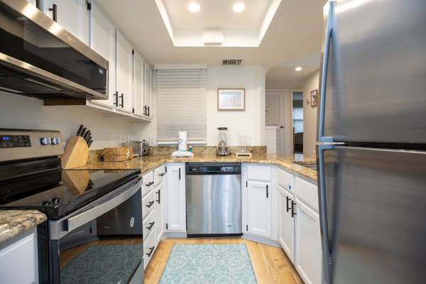 $170 / 2br - 1460ft2 - Spacious Villa, Pet Friendly, Close to Marina, Free Bikes (Hilton Head Island)63951149396355124