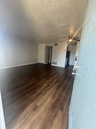 $759 / 460ft2 - A unique fusion of convenience and luxury. Available now! (Corpus Christi)64036541194498121