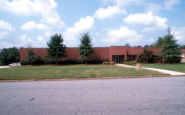 $1,530 / 1000ft2 - Warehouse Space - Rent Just What You Need - #2072 (Stone Mountain)63741959376643121