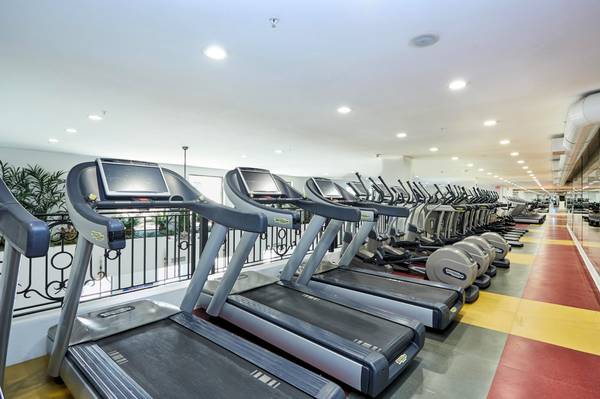 $2,850 / 1br - Cine con asientos de estadio, ubicado en Los Ángeles!, 1/BD (325 W. Adams Blvd., Los Angeles, CA)63953079604738122