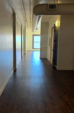 $2,299 / 1br - Gourmet Kitchen- Range, Fridge, Custom Cabinet - 1 Bed in Downtown SD (Gaslamp Quarter / Downtown)63701605604867124