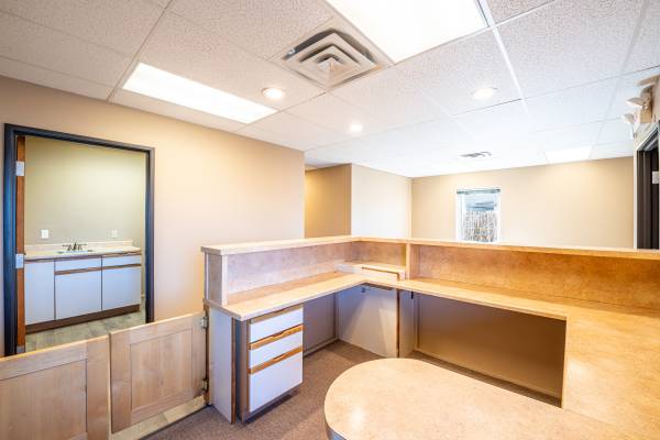 $4,000 / 2116ft2 - Prime Commercial Space on S St. Francis Dr. Fiorina Properties63659885335939124