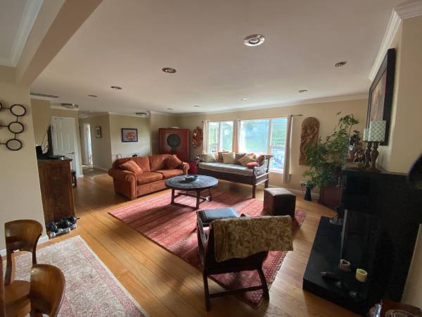 $3,800 / 2br - 1300ft2 - Beautiful Furnished Hillside Home Includes Utilities (oakland hills / mills)64000755477890124